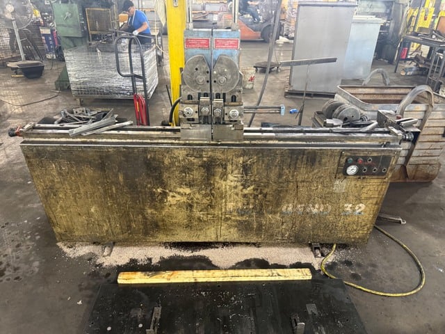 Langbow #TM32, hydraulic pipe & tube bender, 1.25" tube diameter, 120" max. workpiece length, 480 V., 3 Ph. - Image 1