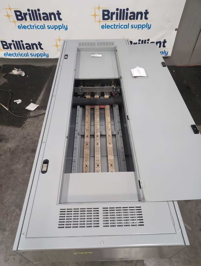 800 Amp. Siemens, P5E90ML800ATS, NEMA 1 Panelboard 480/277 Volts 54 Cir MLO - Image 1
