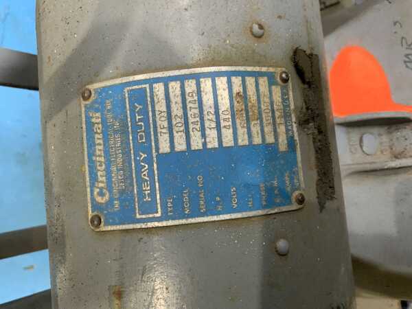 Cincinnati #102, double end grinder, 1/2 HP, 3600 RPM, 8" wheel diameter, built in dust collector - Image 4