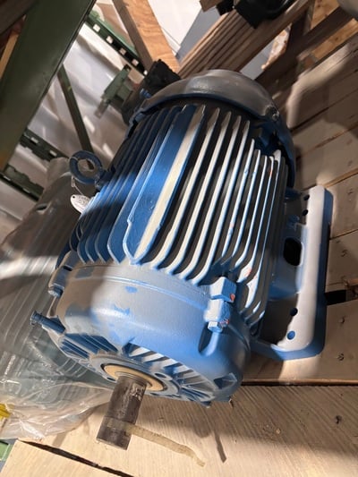 30 HP 3535 RPM WEG #IE030502W22IS, squirrel cage motor, Frame 284/6TS, 575 Volts, TEFC, inverter duty, 2019 - Image 5