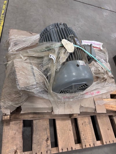 30 HP 3545 RPM Westinghouse #B03002TES5, squirrel cage motor, 575 Volts, 3-phase, TEFC, w/ Lovejoy SW150 - Image 6