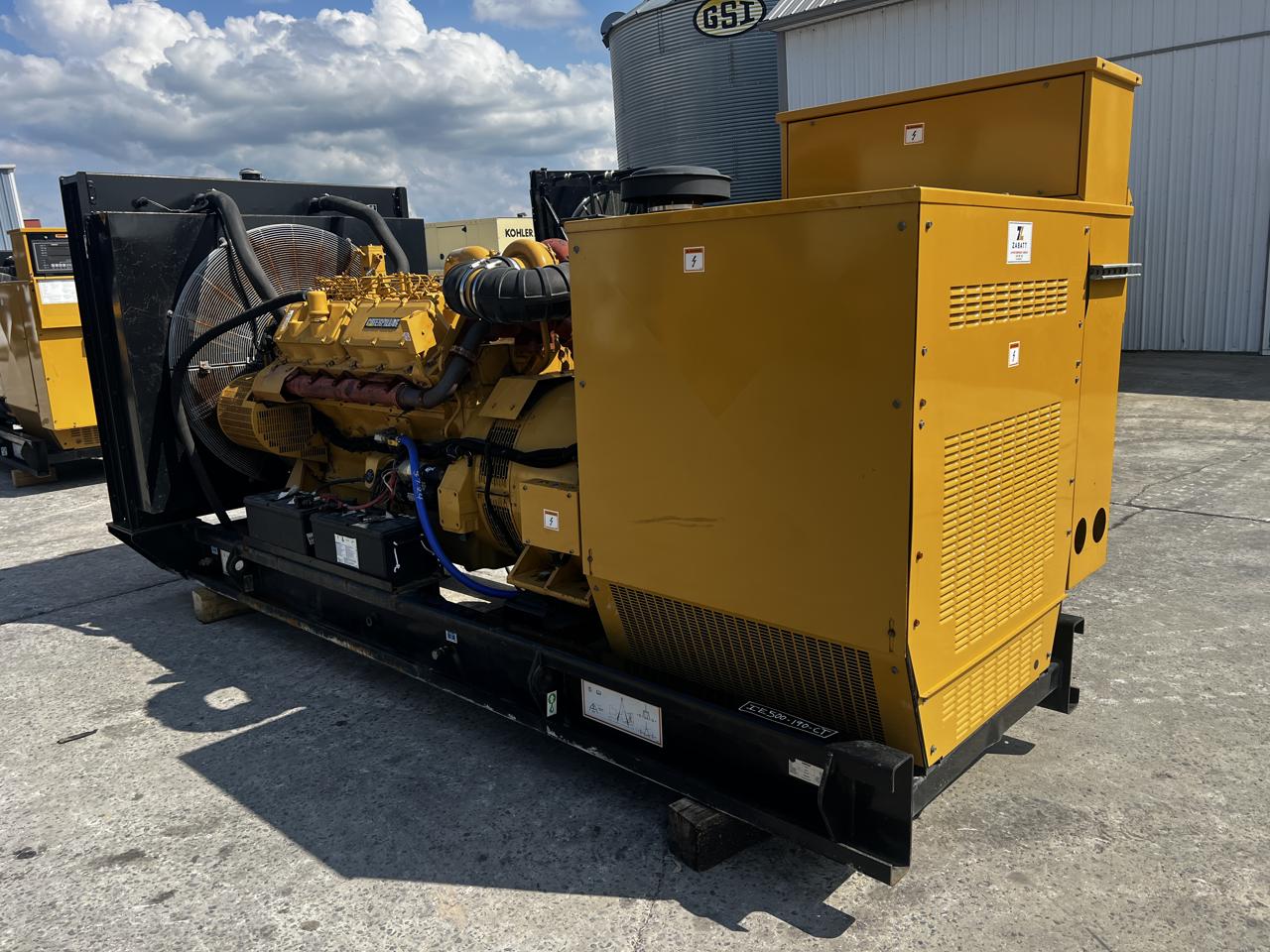 500 KW Caterpillar #3412, Diesel Generator Set, 240/480 Volts, 1800 RPM, SR4 generator end, circuit breaker - Image 5