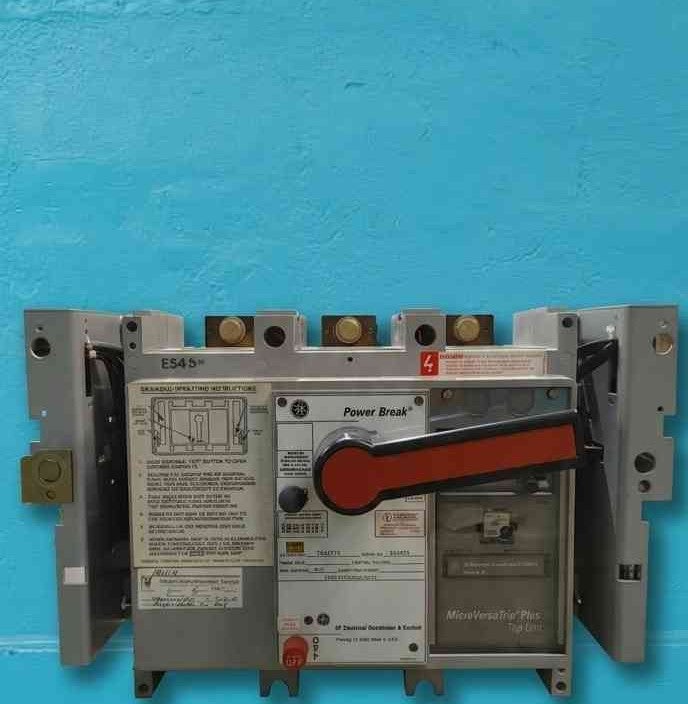 400 Amps, General Electric, TC84TTR, Power Break circuit breaker, 800 amp frame, drawout, MicroVersaTrip Plus - Image 1