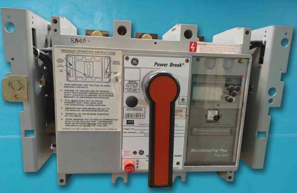 200 Amps, General Electric, TC82TTR, Power Break circuit breaker, 800 amp frame, drawout, MicroVersaTrip Plus - Image 1