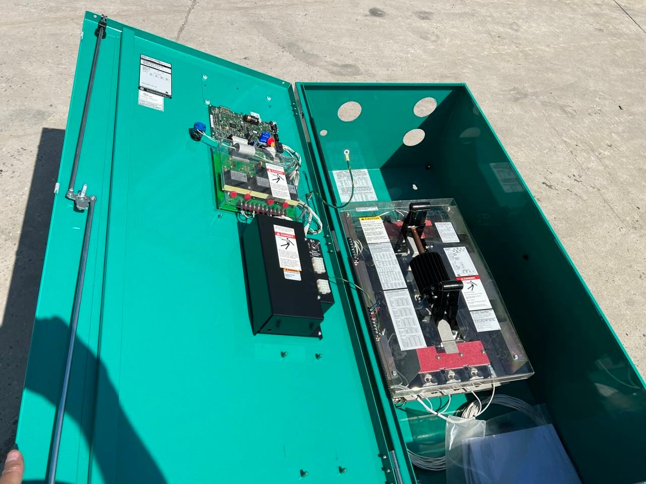 400 Amp. Cummins #OTPCC-6123463, automatic transfer switch, 480 Volts, 1/3 phase, 60 Hz., 3 poles, NEMA 1 - Image 5
