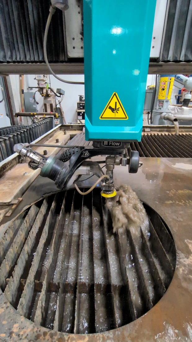 Flow #Mach-500-2020-XD, Waterjet, 6.5' x 6.5' table, 50 HP pump, 87,000 psi, XD 5-Axis cutting head, 460 - Image 4