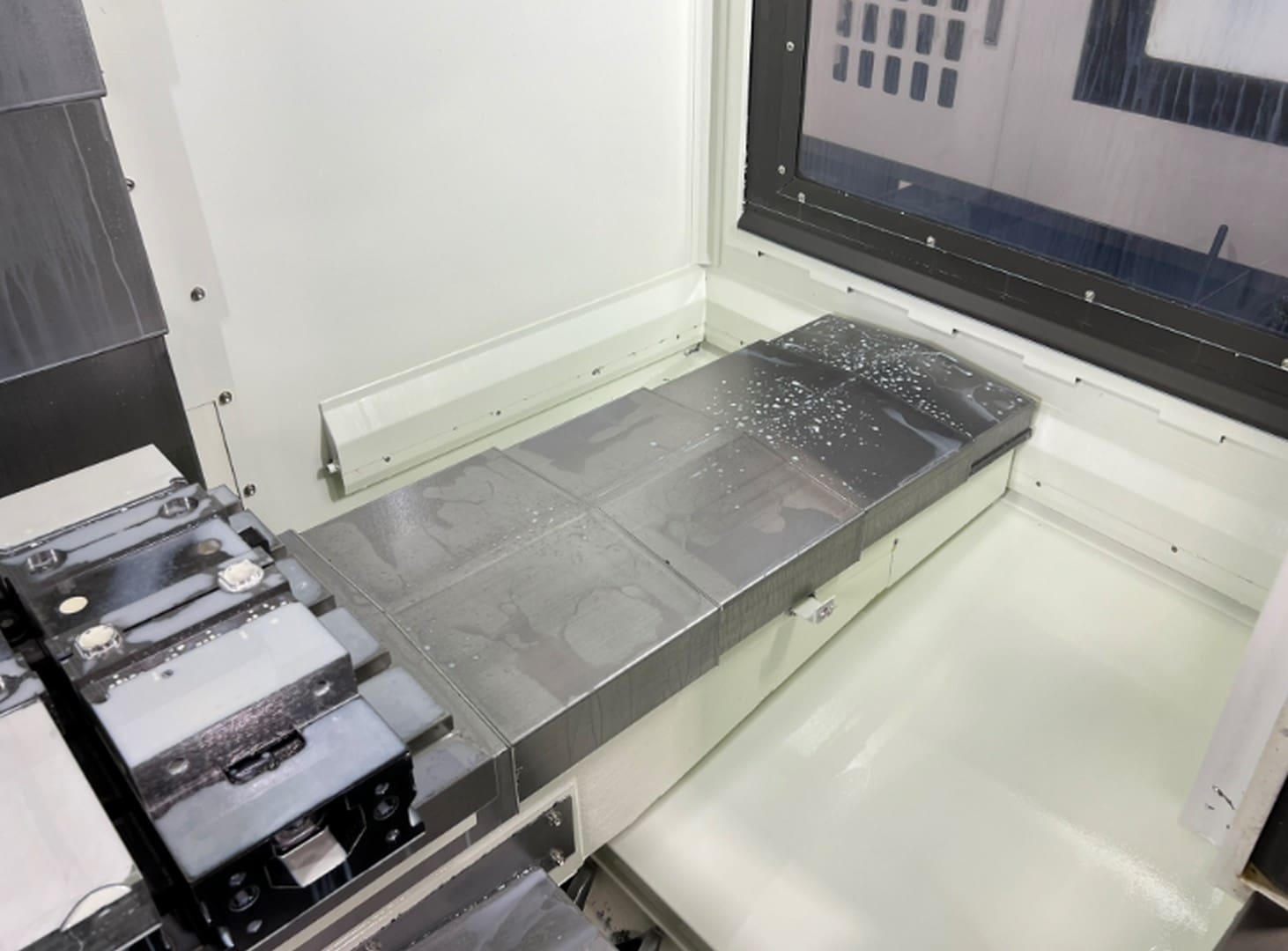 Kitamura #MyCenter-4XV, CNC Vertical Machining Center, 40.2" X, 20.1" Y, 20.1" Z, 15000 RPM, CAT 40, 40 HP - Image 6