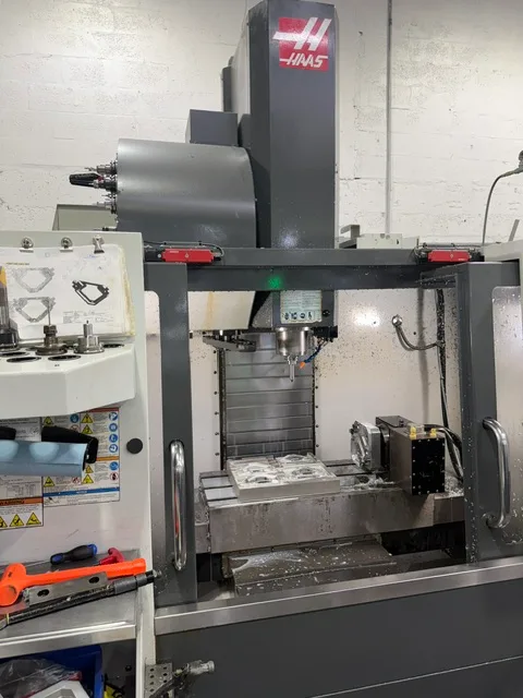 Haas #VF-2SS, CNC Vertical Machining Center, 30" X, 16" Y, 20" Z, 12000 RPM, CAT 40, 24 automatic tool - Image 2