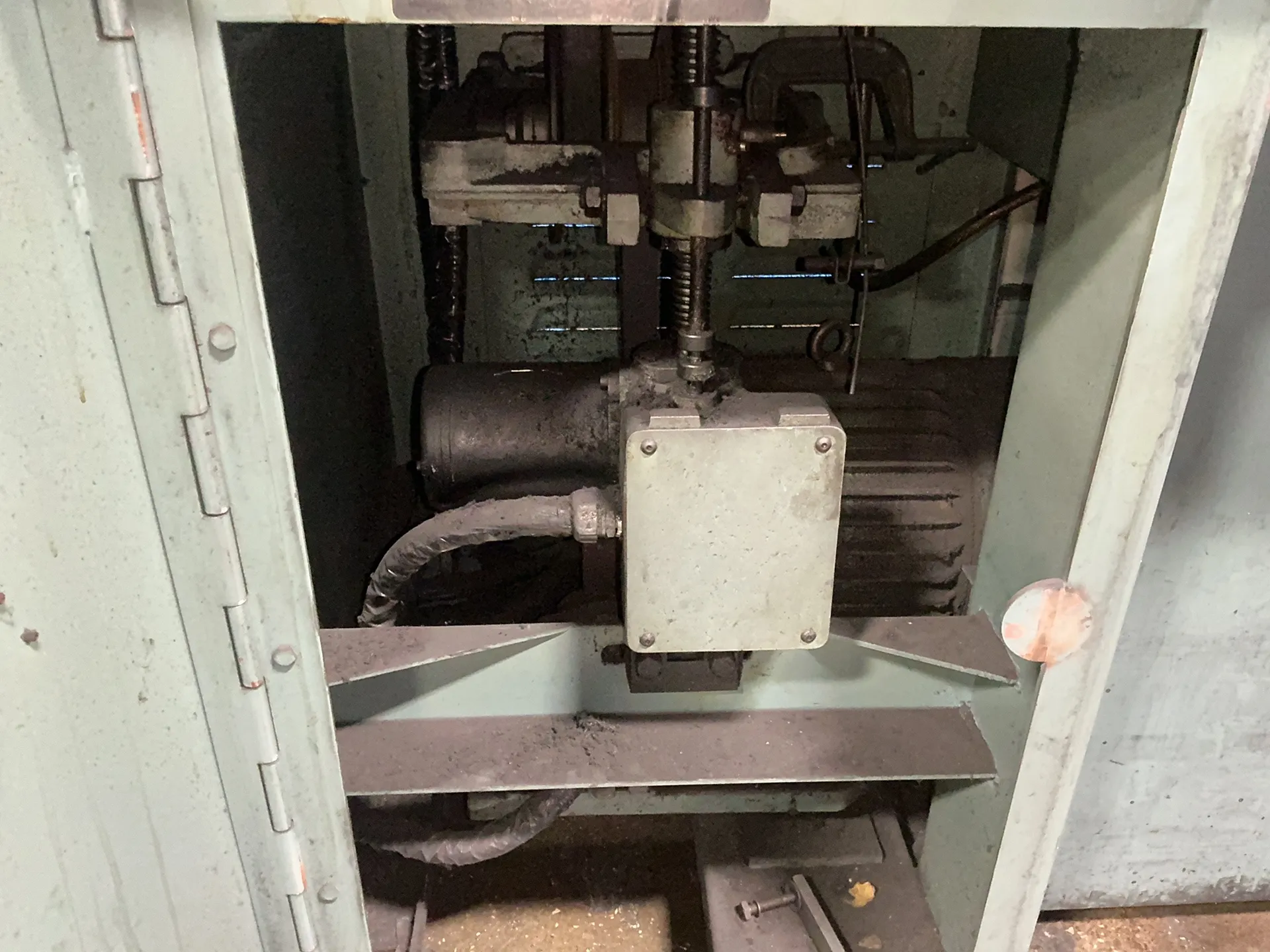9" x 24" Feeler #FTL-618N, engine lathe, 1" bore, 1 HP, 3000 RPM, tailstock, compound rest, 1986 - Image 3