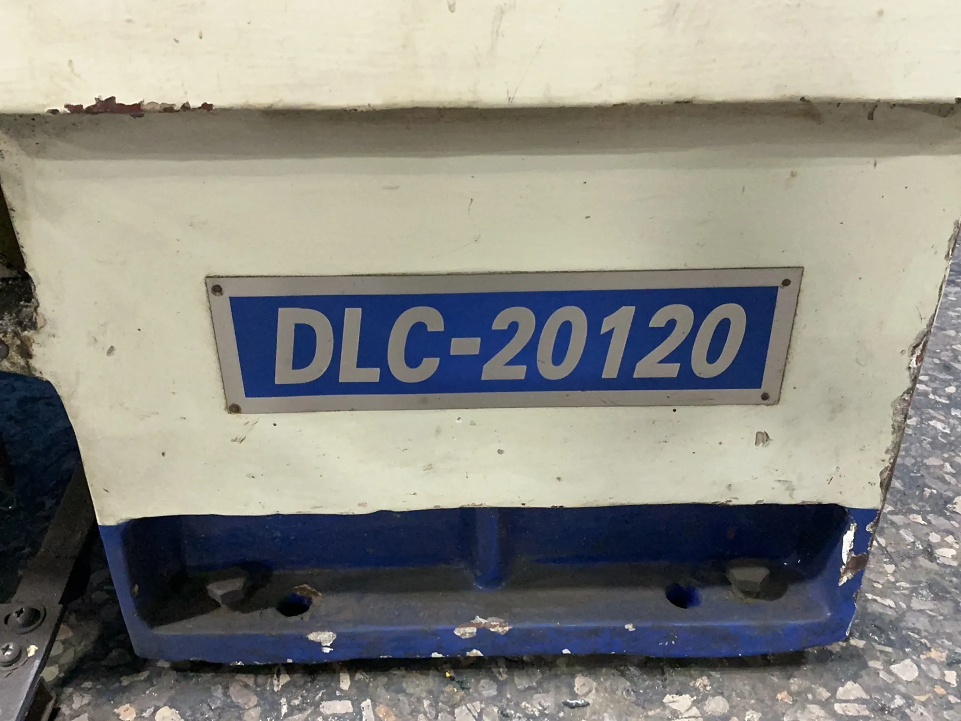 22" x 125" Chicago Pneumatic Tools #DLC-120, engine lathe, 12" 3-jaw chuck, 4" bore, 1.0 HP, Newall digital - Image 2