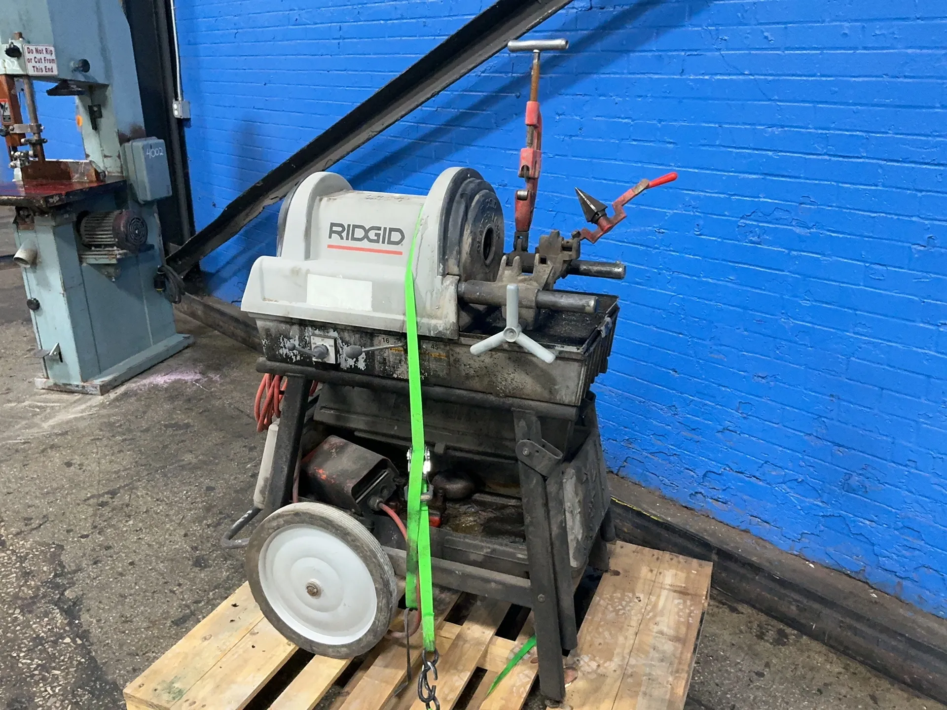 1/8" - 2" Ridgid #1822-1, pipe threader, 3" bore, 15 A - Image 3