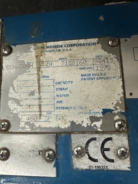 Milnor #CONW304H, Loading/Weighing Conveyor, 4-pocket, 480 Volt, 1998 - Image 4