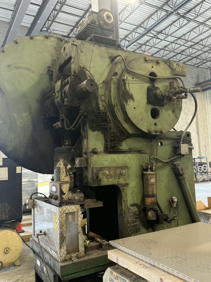 90 Ton, Verson #V7, OBI press, 6" stroke, 17" shut height, 3" slide adj., 34.5" x 26" bolster, 10 HP, 1740 - Image 4