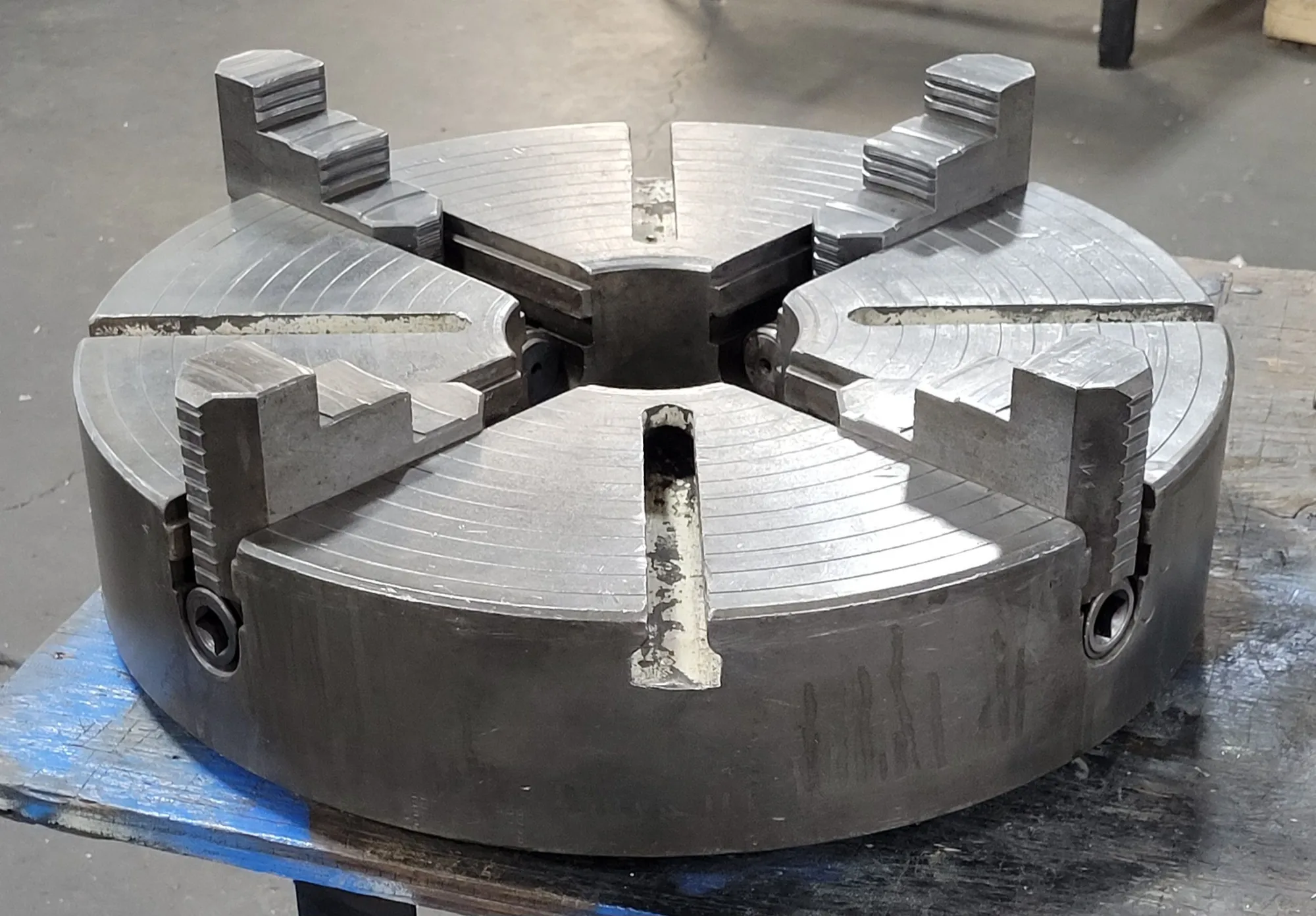 17-1/2" Bison, 4-jaw lathe chuck, D1-8 camlock mount - Image 3