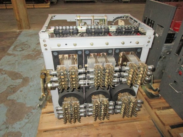 4000 Amps, General Electric, akr- 9f-100, electrically operated, drawout - Image 5