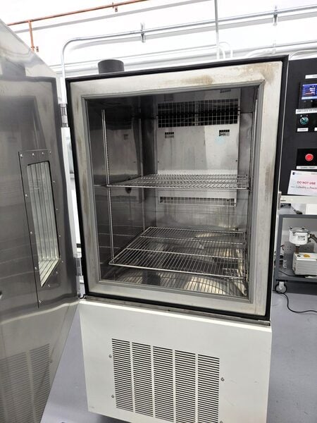 30" width x 32" D x 36" H Tenney TC Series #TC20RC2.0-A-WF4T-B, cycling chamber with Watlow F4T touchscreen - Image 3