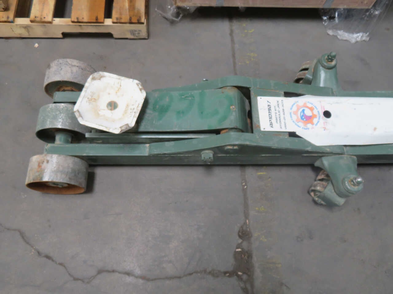 20 Ton, GMS Industrial Supply #AP101987, Hydraulic Floor Jack - Image 3