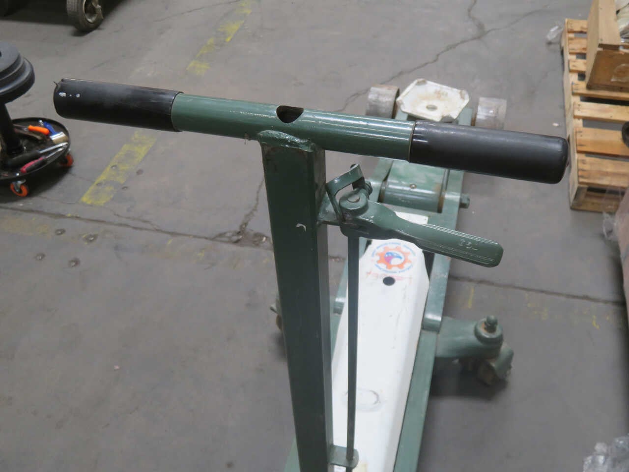20 Ton, GMS Industrial Supply #AP101987, Hydraulic Floor Jack - Image 6