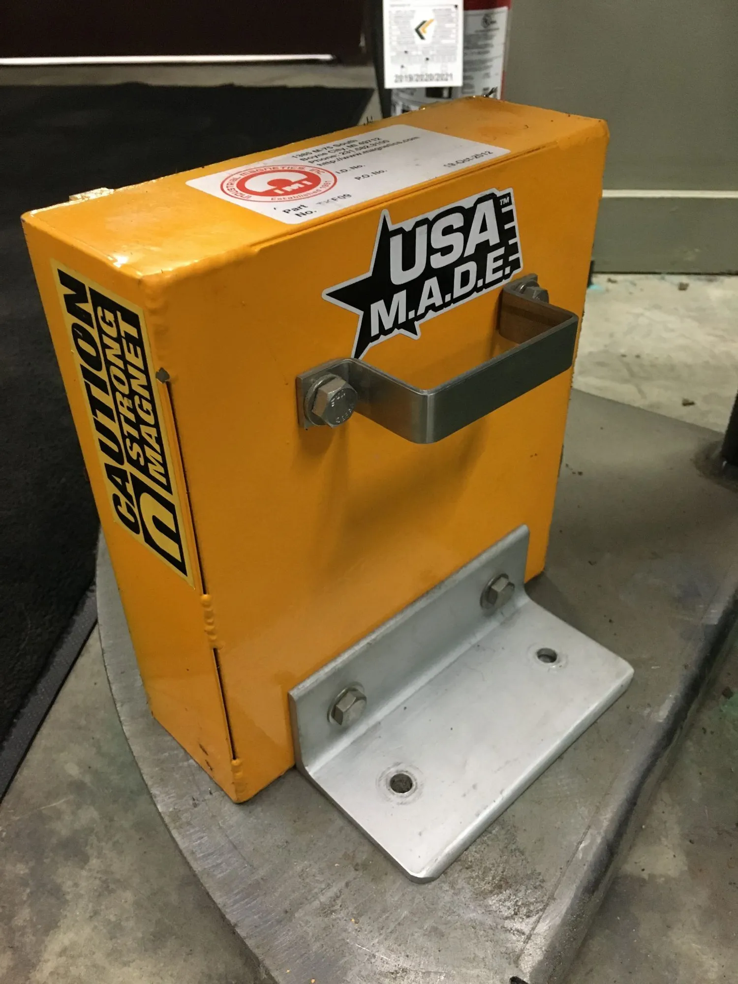 Mag-Mate #TKF09, Permanent Magnetic Sheet Fanner, 9", 7-12 Gauge, 43 lb. - Image 1