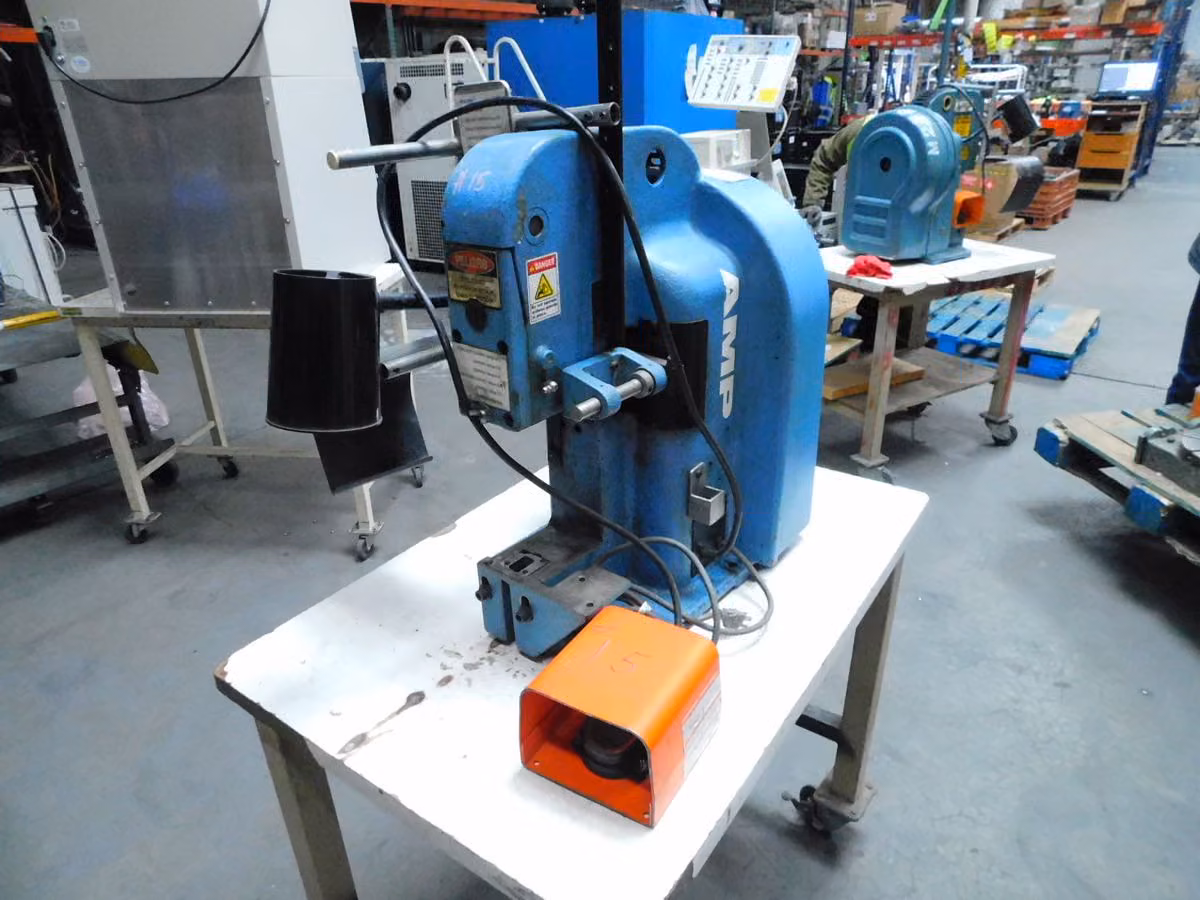 AMP #565435-5, Crimping Press, 120 V., 1 Ph. (2 available) - Image 2