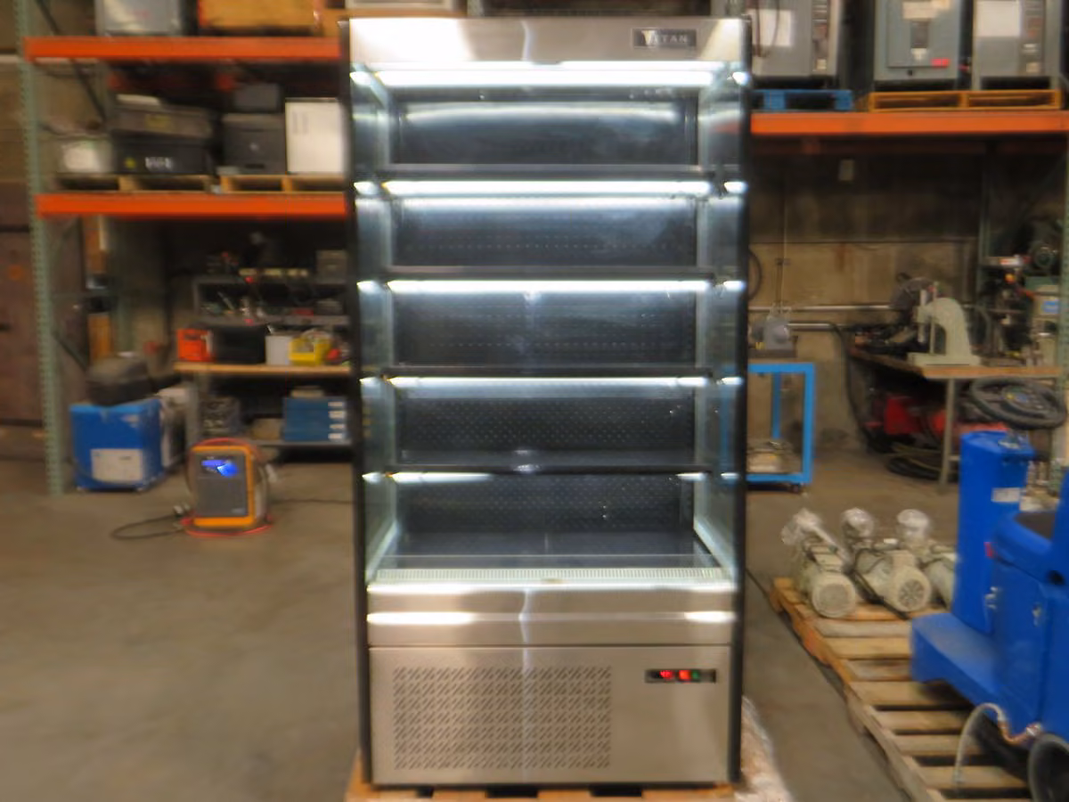 Titan #XTO-40-G, Beverage Cooler, 38.6 cu. ft., 36&deg; F, 220 V., 1 Ph. - Image 3