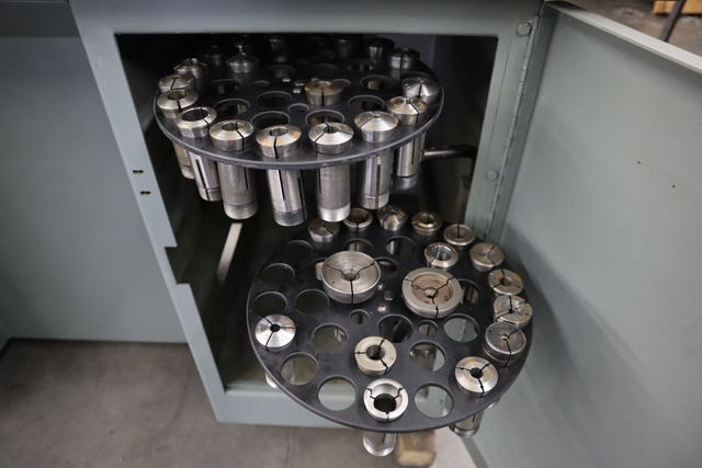 11" x 18" Hardinge #HLV-H, toolroom precision lathe, 6.5" swing over cross slide, 1-1/16" bar, 5C, 125-3,000 - Image 5