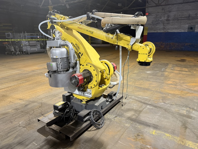 Fanuc, M-410iB/140H, 5-Axis Palletizing Robot, 140 kg payload, 112.2" max. reach, 1,900 cycles/hr, R-30iB - Image 2