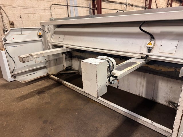 1/4" x 10' Ermak #HGS-10-1/4, Hydraulic Power Squaring Shear, 39.4" backgauge stroke, 15 HP, 15 hold downs - Image 7