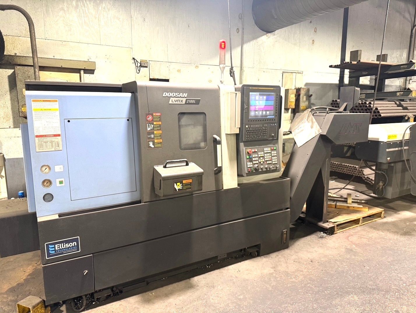 Daewoo Doosan #LYNX-2100LB, CNC Lathe, 13.8 diameter x 21.6" L, 2.6" bar, 2.7" bore, 20 HP, 4500 RPM, 12 - Image 1