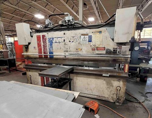 100 Ton, Pacific #J100-12, hydraulic press brake, 12' overall, 126" between housing, 8" stroke, 15" open - Image 1
