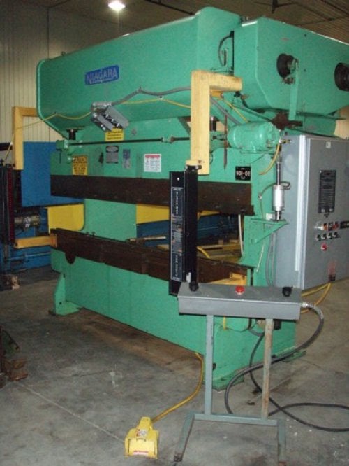 50 Ton, Niagara #50-6-8, mechanical press brake, 8' overall, 6' 6" between housing, 3" stroke, 11" Shut - Image 3