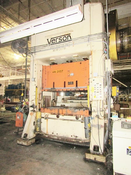 250 Ton, Verson #S2-250-72-48, straight side press, 10" stroke, 20" Shut Height, 8" adj., 72" x 48" bed, 24" - Image 1