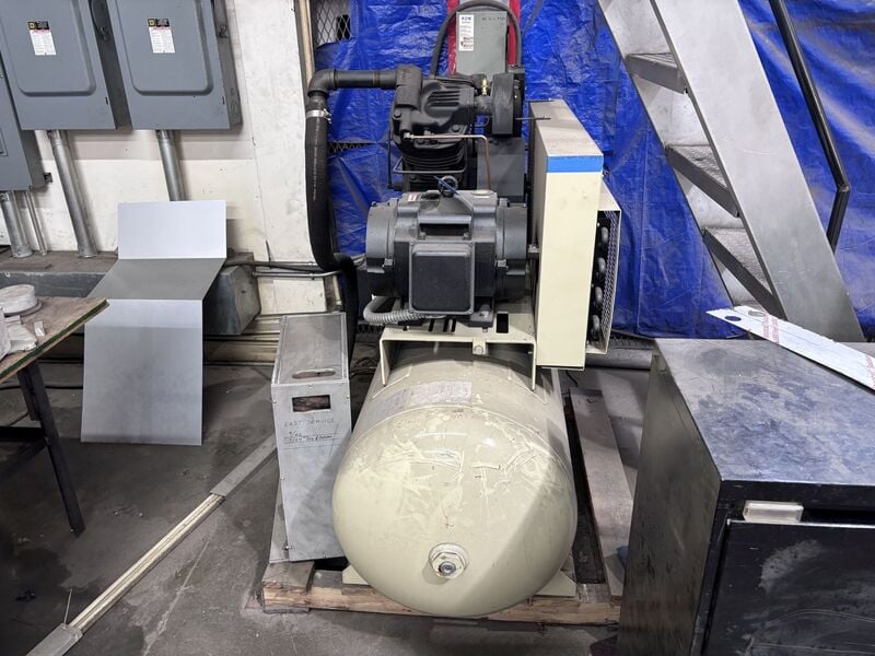51 cfm, 175 psi, Ingersoll-Rand #7100E15-P, 2-stage reciprocating horizontal air compressor, 15 HP - Image 8