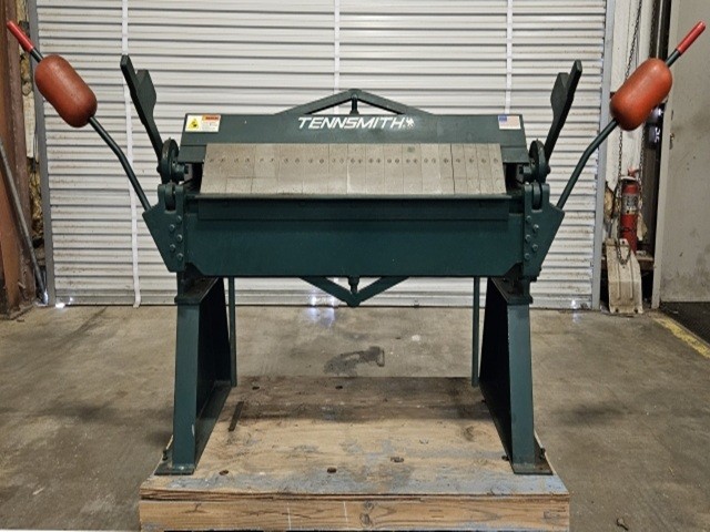 12 gauge x 4' Tennsmith #HBU48-12, box & pan brake, 4" box depth, 2013 - Image 1