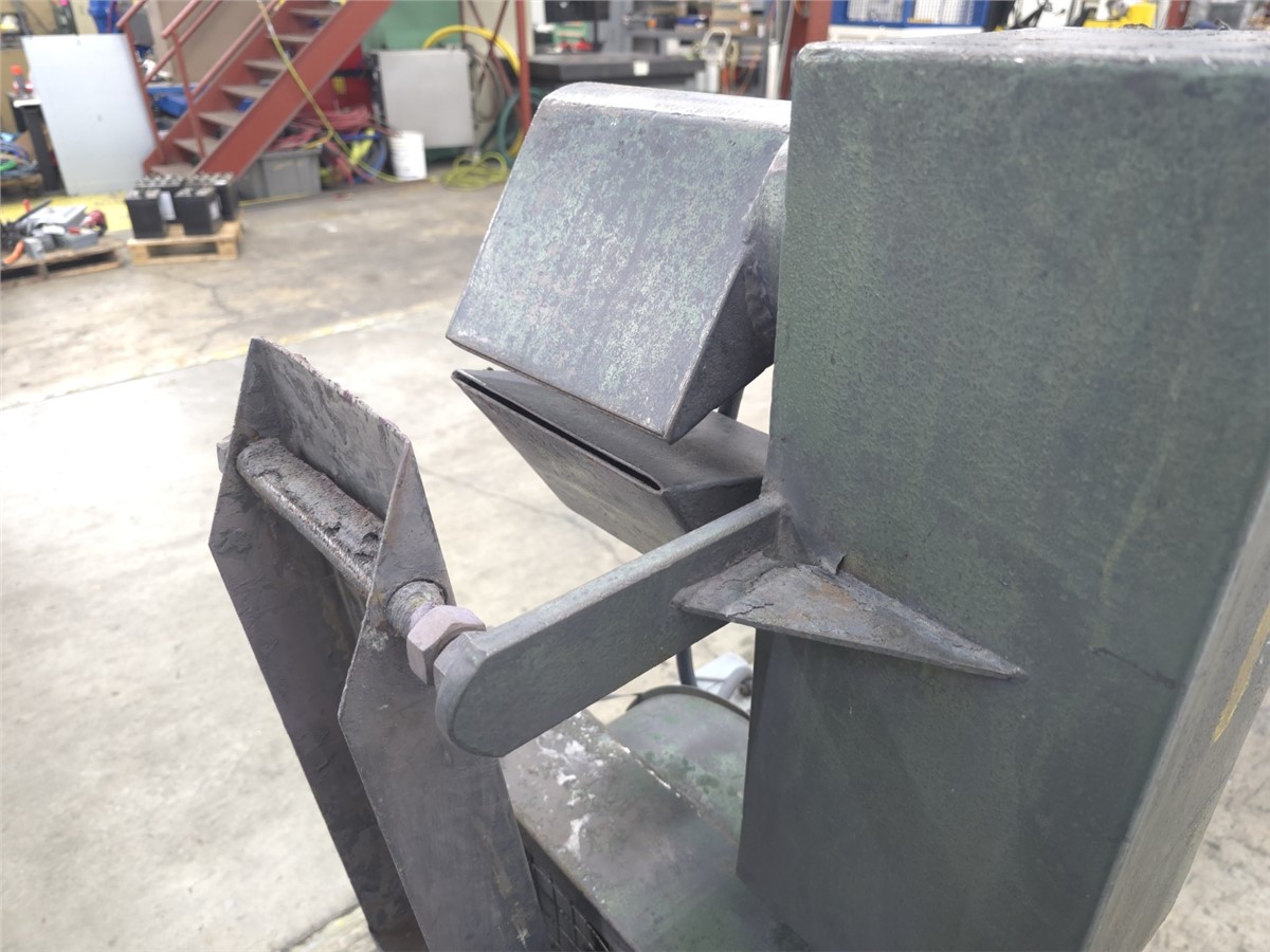 MGB Engineering, air knife, 7" knife width, 48" centerline height, 2 HP WEG motor, Fr. 145T, 3505 RPM - Image 3