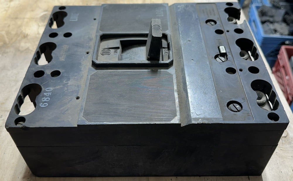600 Amps, ITE Power, Molded Case Circuit Breaker, 3-Pole, Adjustable Magnetic Trip Unit, 600A Current Rating - Image 3