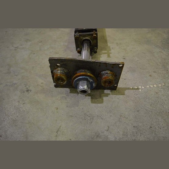 3" Bore, Air Cylinder, 1" outside dimension ram, 60" stroke, bolt-on mounting plate, (6 available) - Image 4