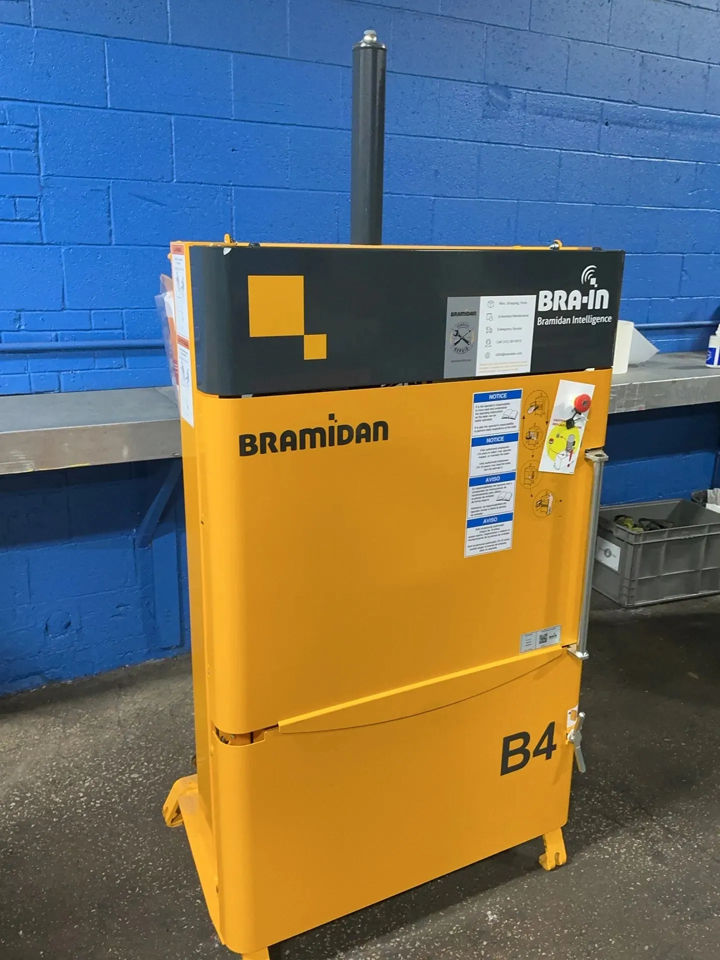 20" x 30" x 37-1/2" Bramidan #B4, Vertical Baler, 1 HP, 1700 RPM, 10 A, 115 V. - Image 2