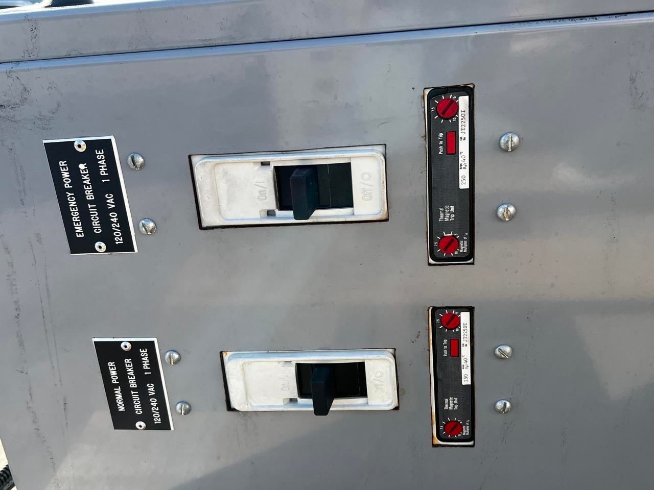 260 Amp. Zenith #ZTSL26EC-2, Automatic Transfer Switch, 480 Volts, 1 phase, service entrance rated, Nema 1 - Image 6