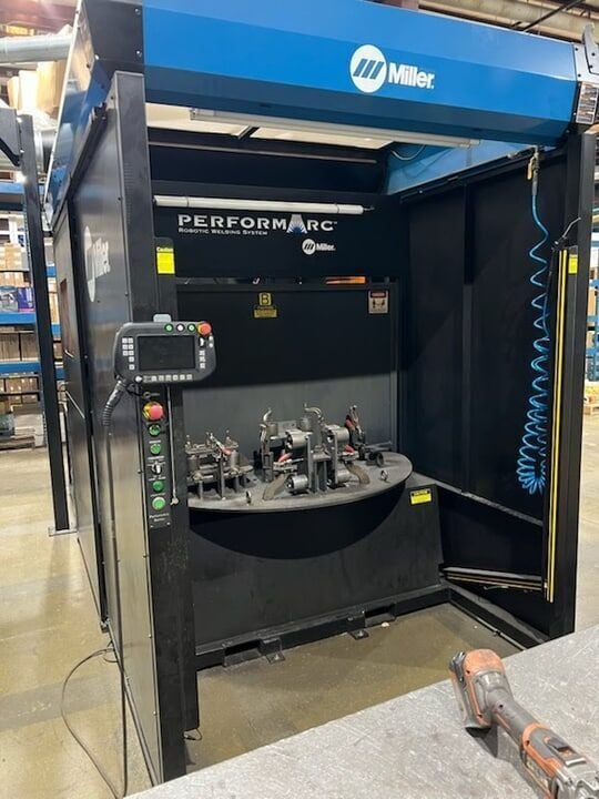 Miller, PerformArc PA-350S, Panasonic robot, Servo driven indexing turntable pay per load 350 lbs., 2020 - Image 2