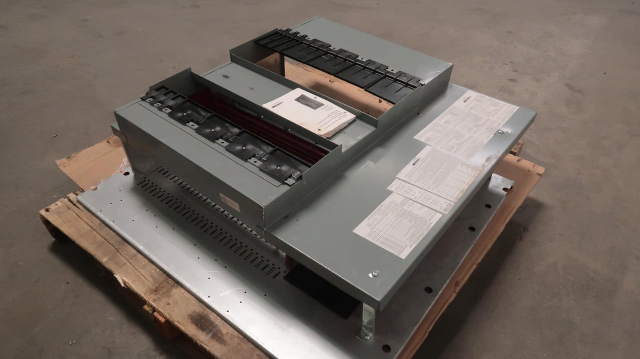Square D 80043-309-20, i-line circuit breaker power distribution panelboa, AS IS - Image 3