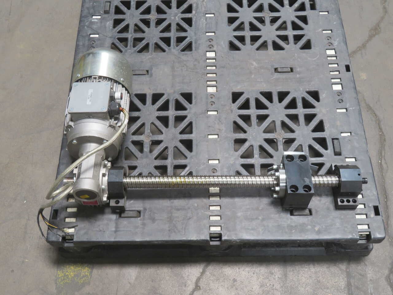 Carpanelli #MA80B4, Motorized Worm Gear Jack System, VF49, P80B14 - Image 2