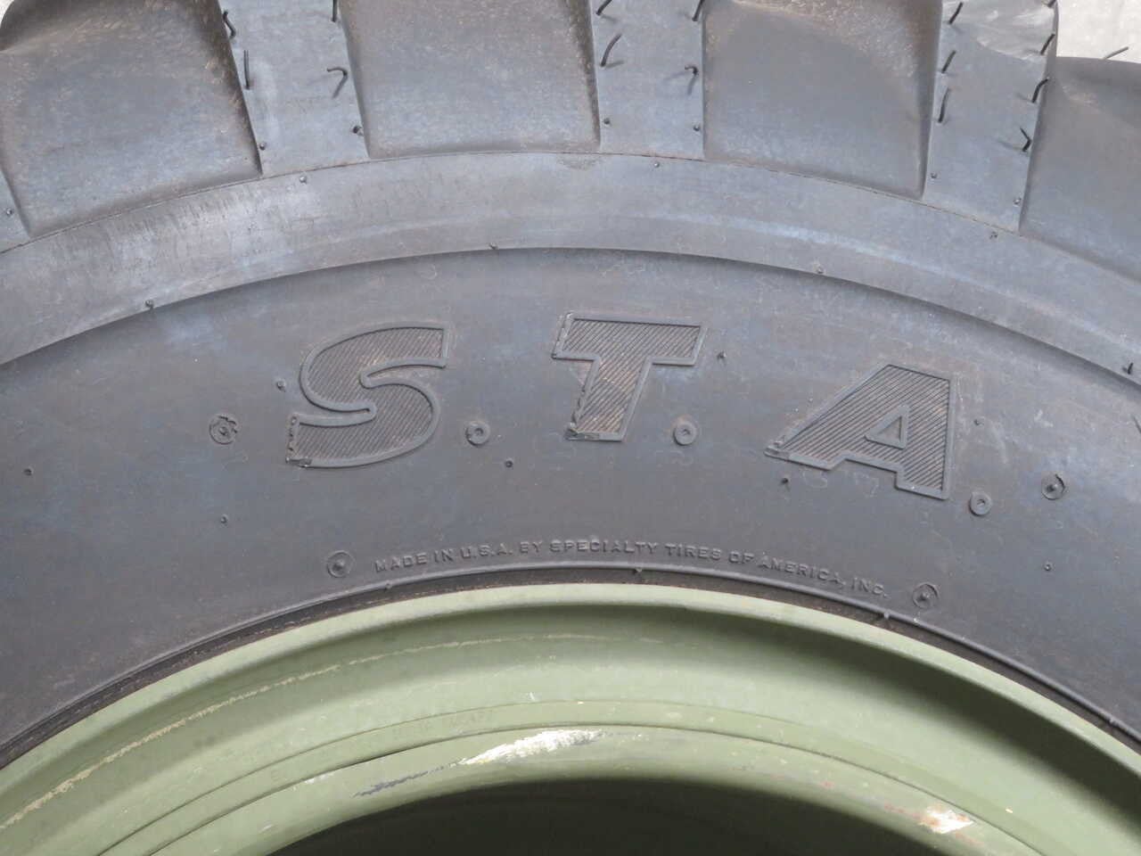American Contractor #17.5-25, Heavy-Duty Multi-Purpose Radial Tire, E2/C2/L2 - Image 5