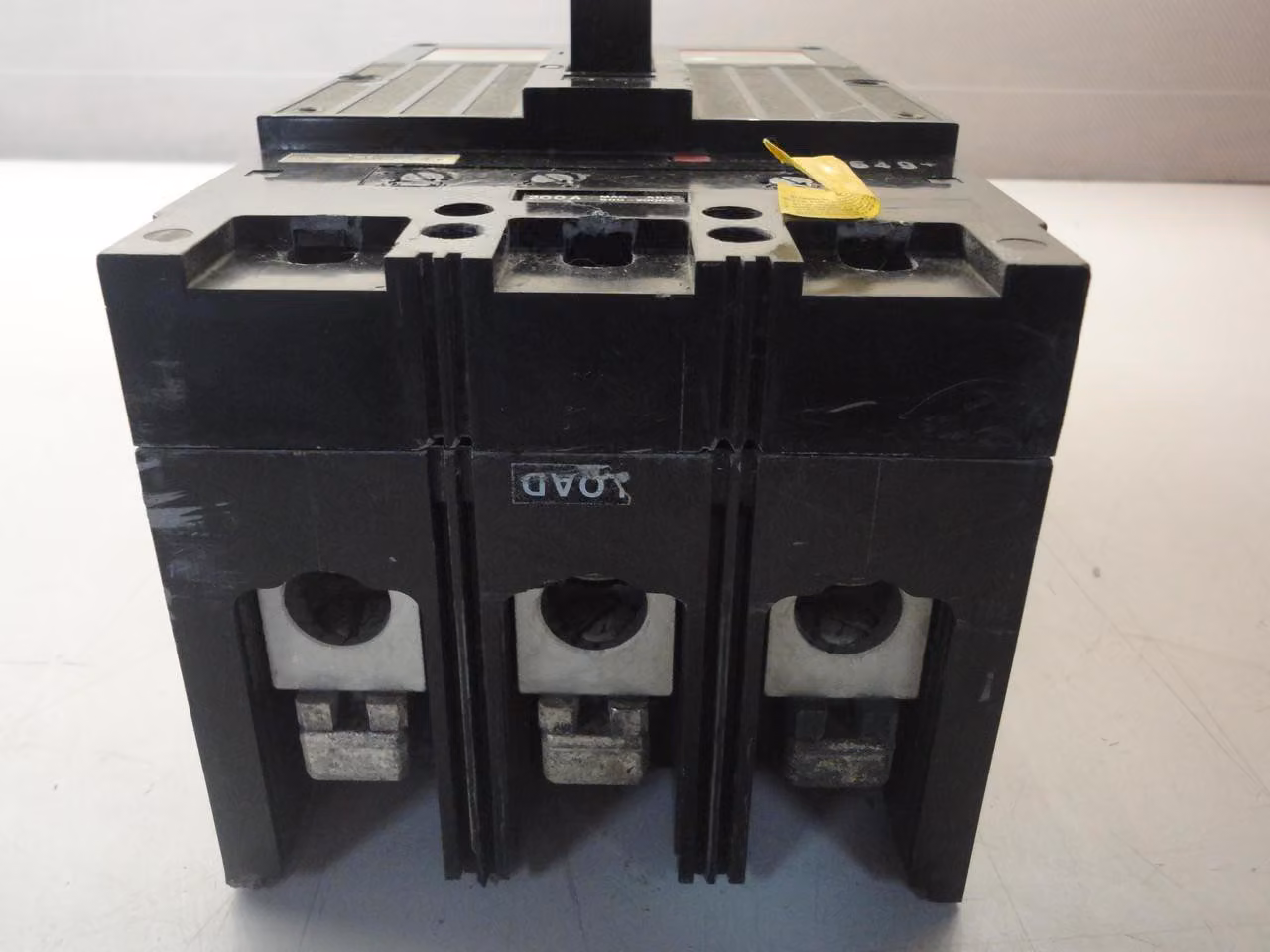200 Amp, General Electric #THLC234200, Molded Case Circuit Breaker 3 Pole 480 Volts AC - Image 4