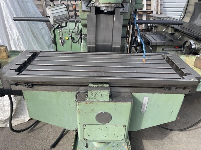 Universal milling machine, vertical mill, 18" x 48.5" table, 37" X, 26" Y, 13" Z, #40 taper, digital read - Image 5