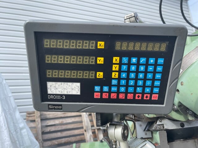 Universal milling machine, vertical mill, 18" x 48.5" table, 37" X, 26" Y, 13" Z, #40 taper, digital read - Image 7