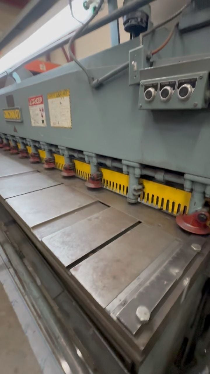 10 gauge x 10' Cincinnati, Mechanical Power Squaring Shear, 3/16" aluminum capacity, 36" back gauge travel - Image 4