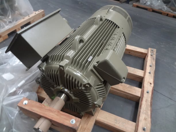 500 HP 1800 RPM General Electric, Frame 5010/5011L, TEFC, new, 460 Volts - Image 2
