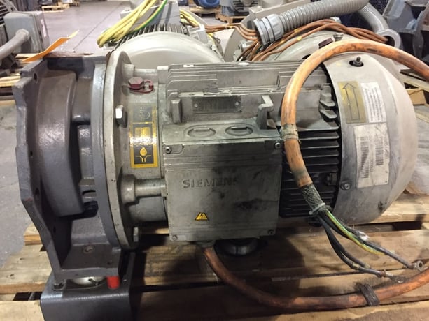 25 HP 3720 RPM Siemens, variable speed drive, TEFC. 39 amp, 460 Volts - Image 2