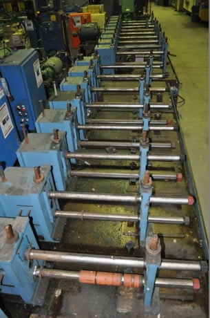 18 Stand, CMC, rollformer, 32" roll space, 2" dia.shafts, 18" horiz. centers, 40 HP,good - Image 2